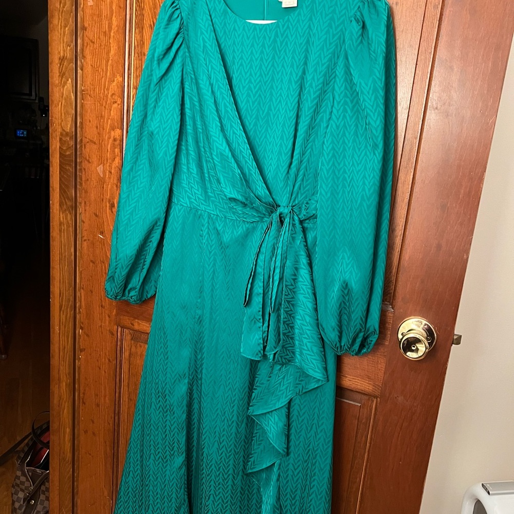 Shoshanna Marie Green Satin Dress Size 8.